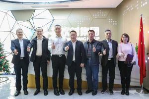 广州市与番禺区人力资源和社会保障局领导莅临kaiyun.com集团调研指导